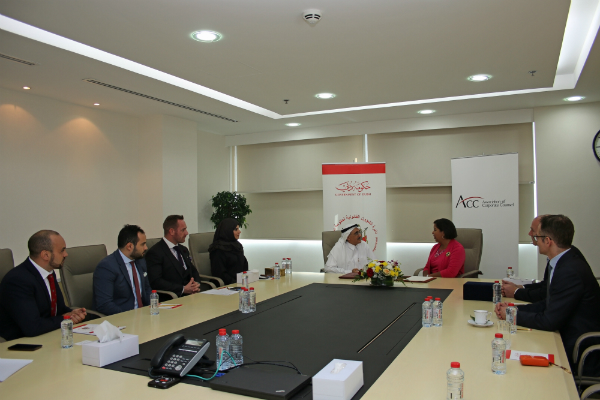 دائرة الشؤون القانونية لحكومة دبي وجمعية مستشاري الشركات توقعان مذكرة تفاهم للتطوير المهني القانوني