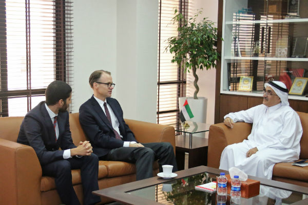 The Government of Dubai Legal Affairs Department meets with the Permanent Court of Arbitration.