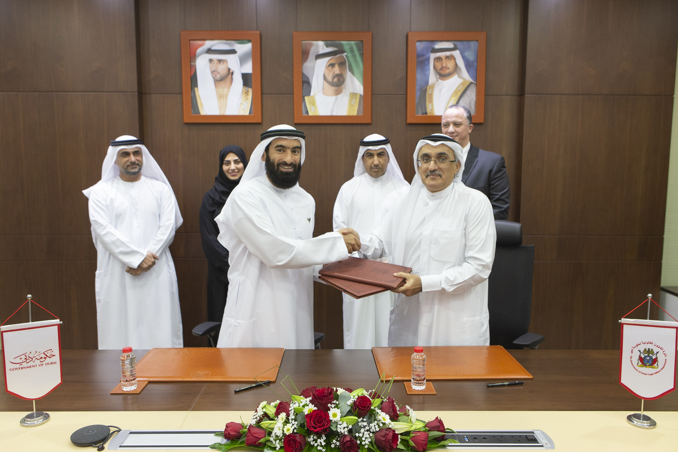 توقيع مذكرة تفاهم «الدبلوم المهني القانوني» بين دائرتي الشؤون القانونية والموارد البشرية لحكومة دبي