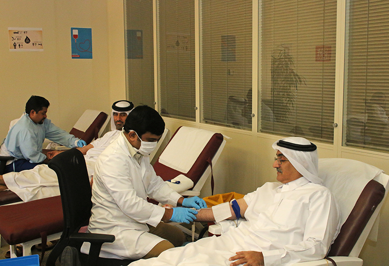 دائرة الشؤون القانونية لحكومة دبي " تنظم حملة للتبرع بالدم"