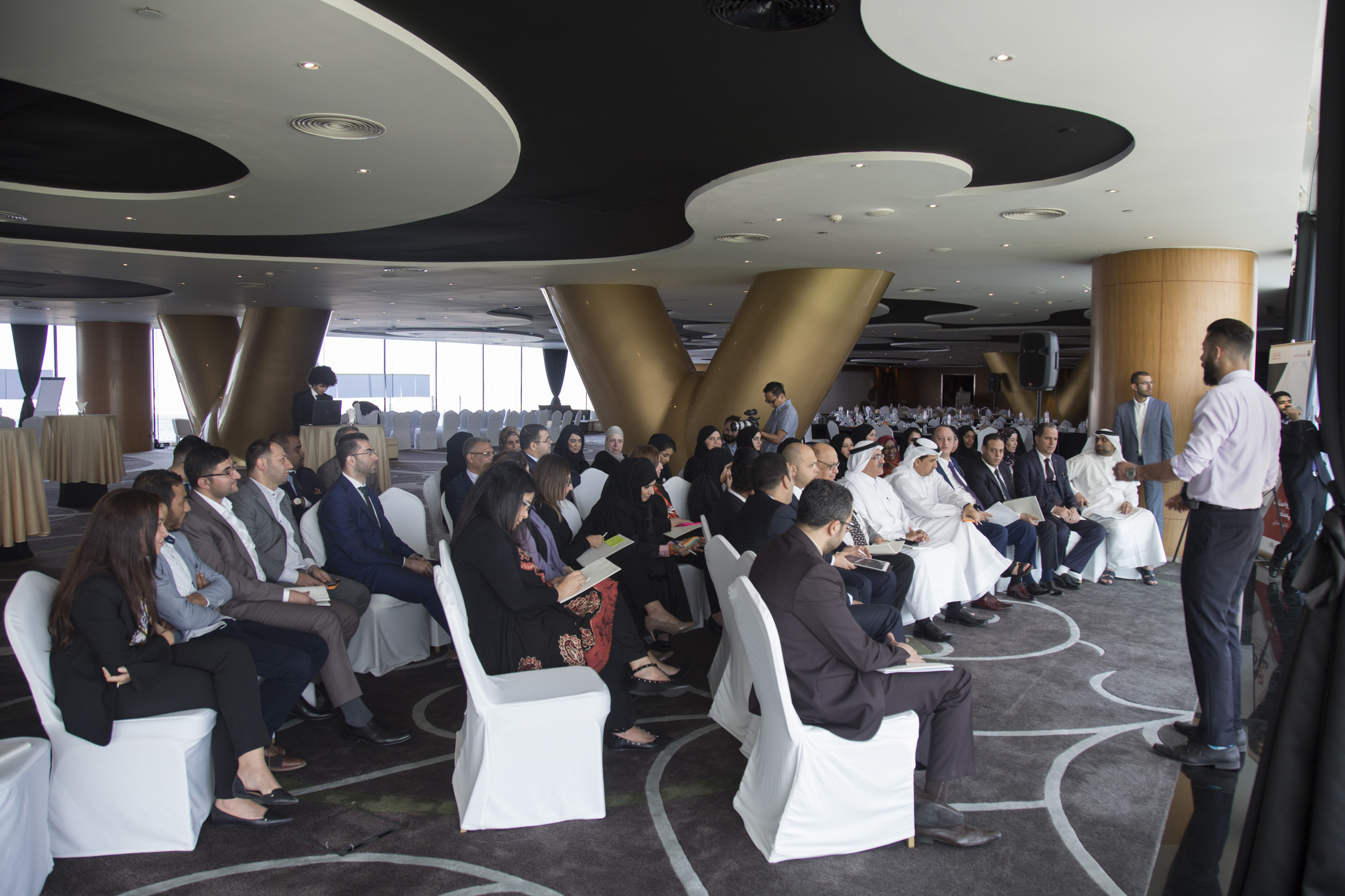  دائرة الشؤون القانونية لحكومة دبي تعقد خلوة <<10X>> للابتكار واستشراف المستقبل 